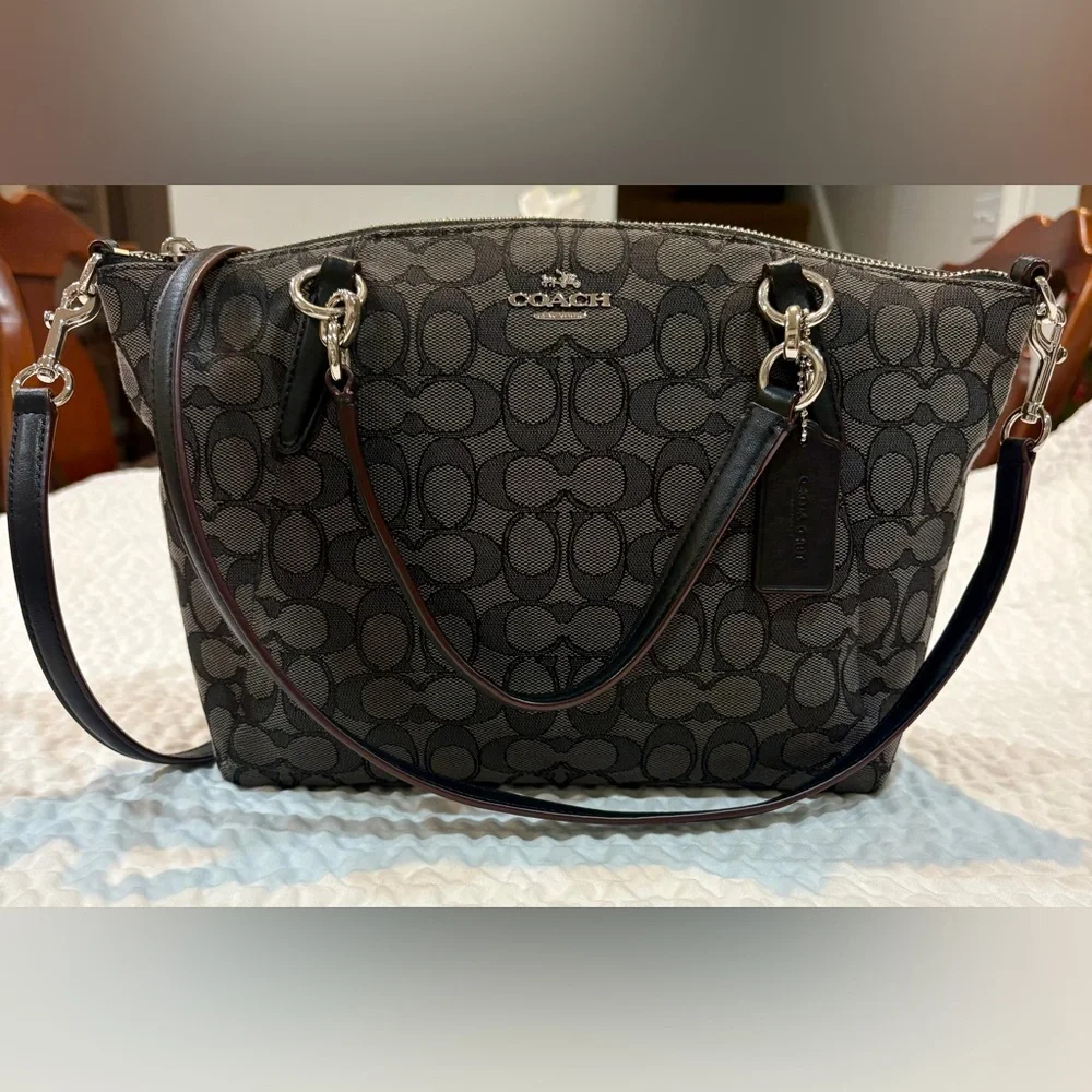 COACH Small Kelsey Satchel Signature Canvas Detachable Crossbody Strap GUC 🩶🤩🖤 - Picture 2 of 14